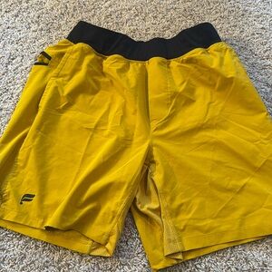 Men’s medium fabletics yellow shorts